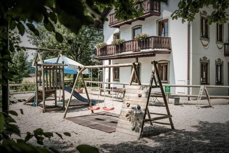 Hotel Alter Wirt Weyarn Exterior foto